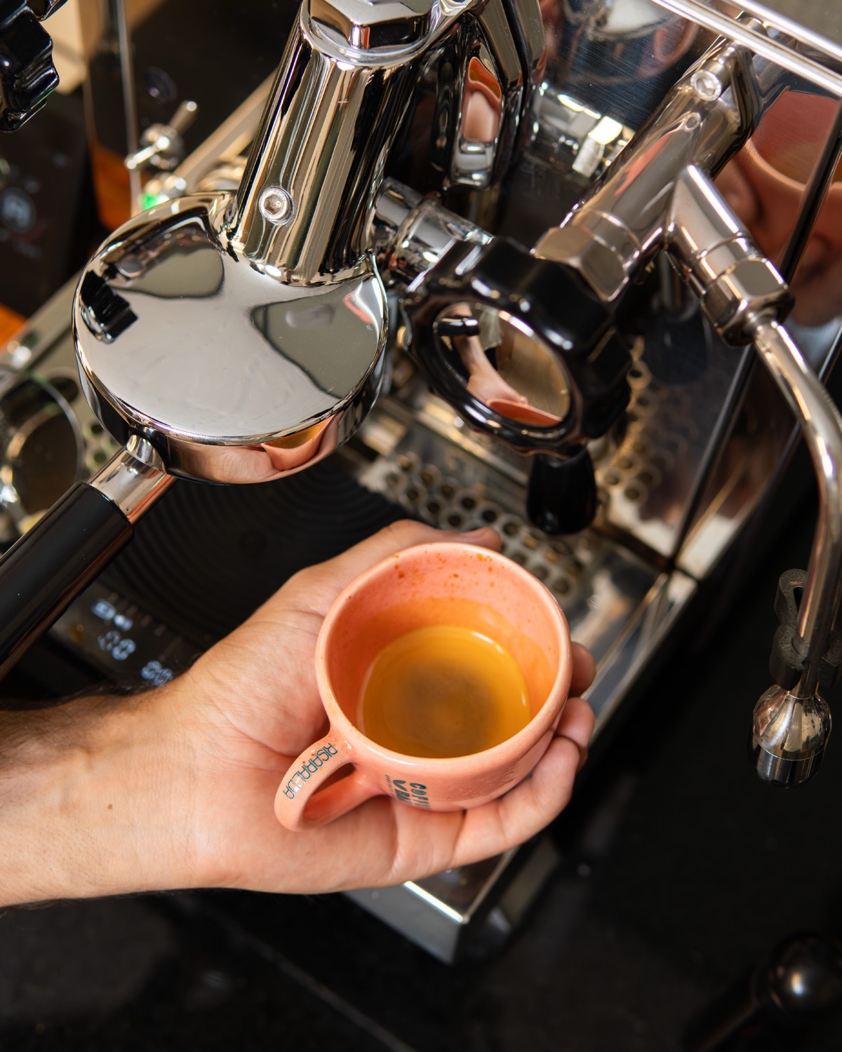 Specialty Coffee Barn — contenido y dirección visual de café